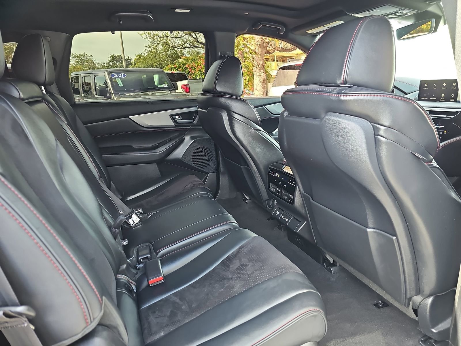 Used 2023 Acura MDX A-Spec image 11