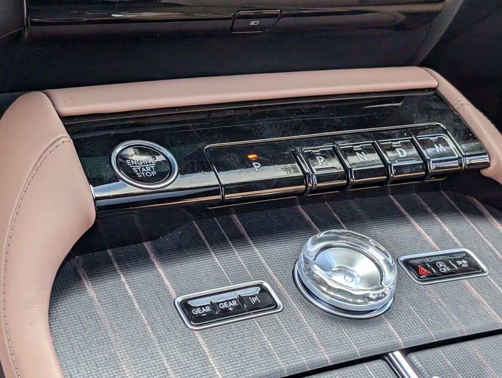 New 2026 Lincoln Navigator L Black Label AWD/4WD image 18