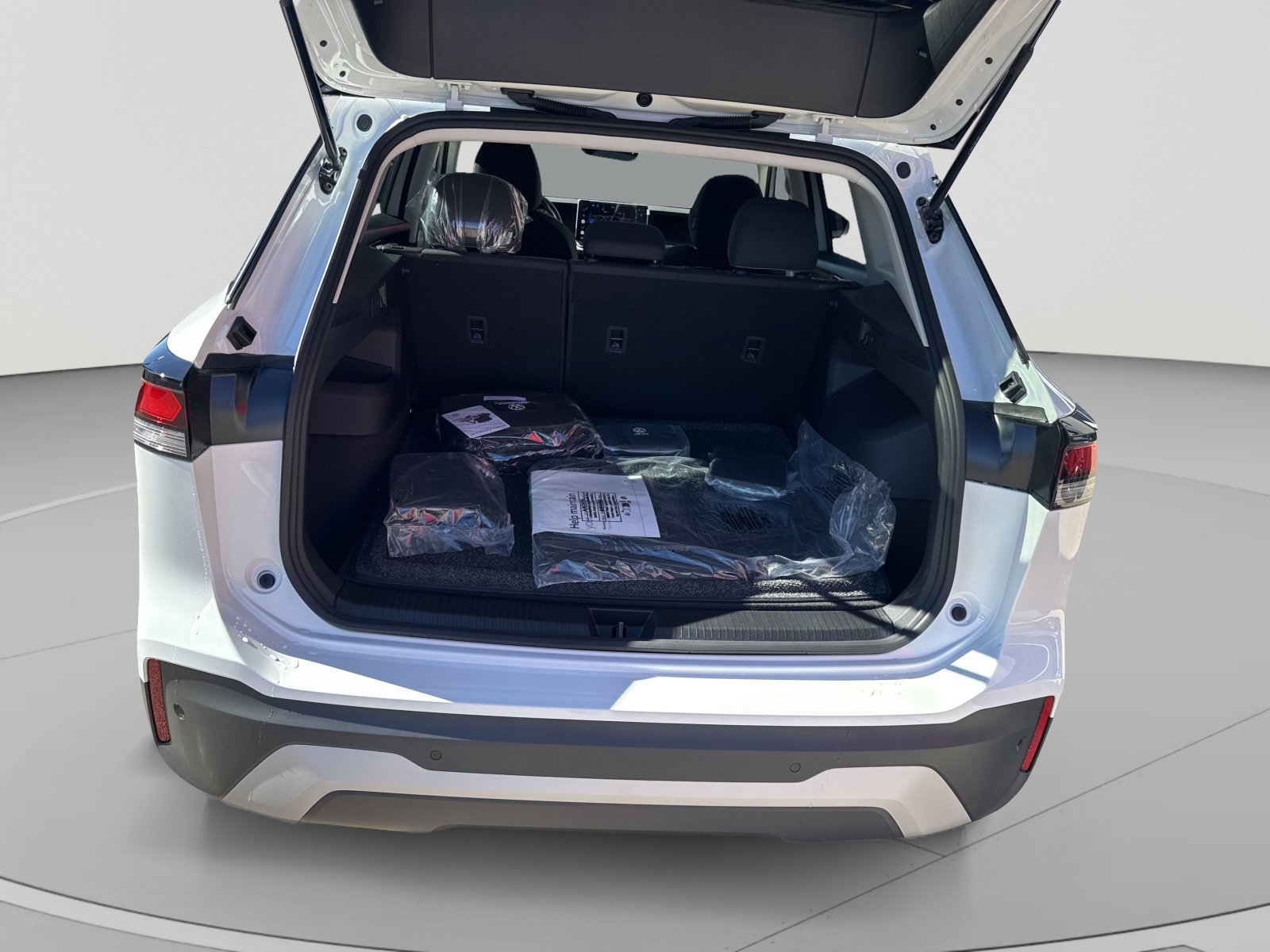 New 2026 Volkswagen Tiguan S FWD image 8