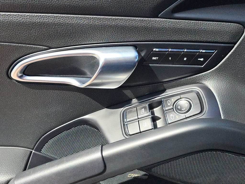 Used 2019 Porsche 718 Cayman RWD image 21