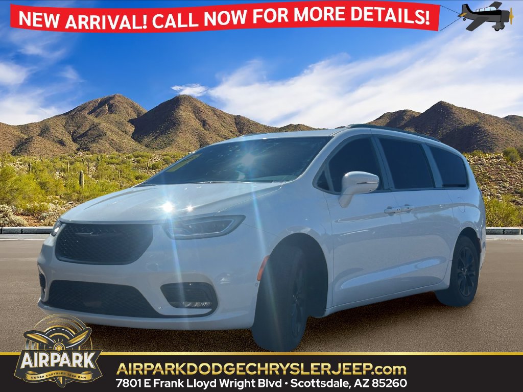 Used 2021 Chrysler Pacifica Touring-L w/ Uconnect Theater Family Group