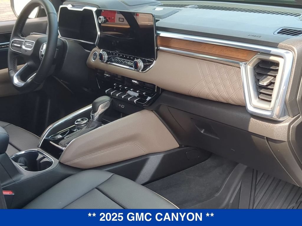 Used 2025 GMC Canyon Denali AWD/4WD image 23