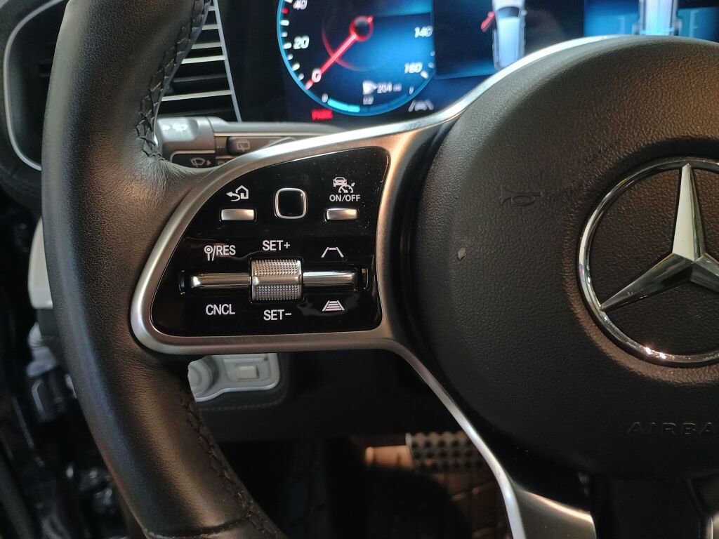 Used 2023 Mercedes-Benz GLS 450 4MATIC image 9