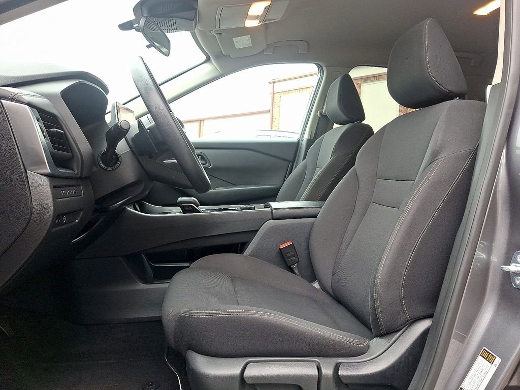 Used 2024 Nissan Rogue S image 13