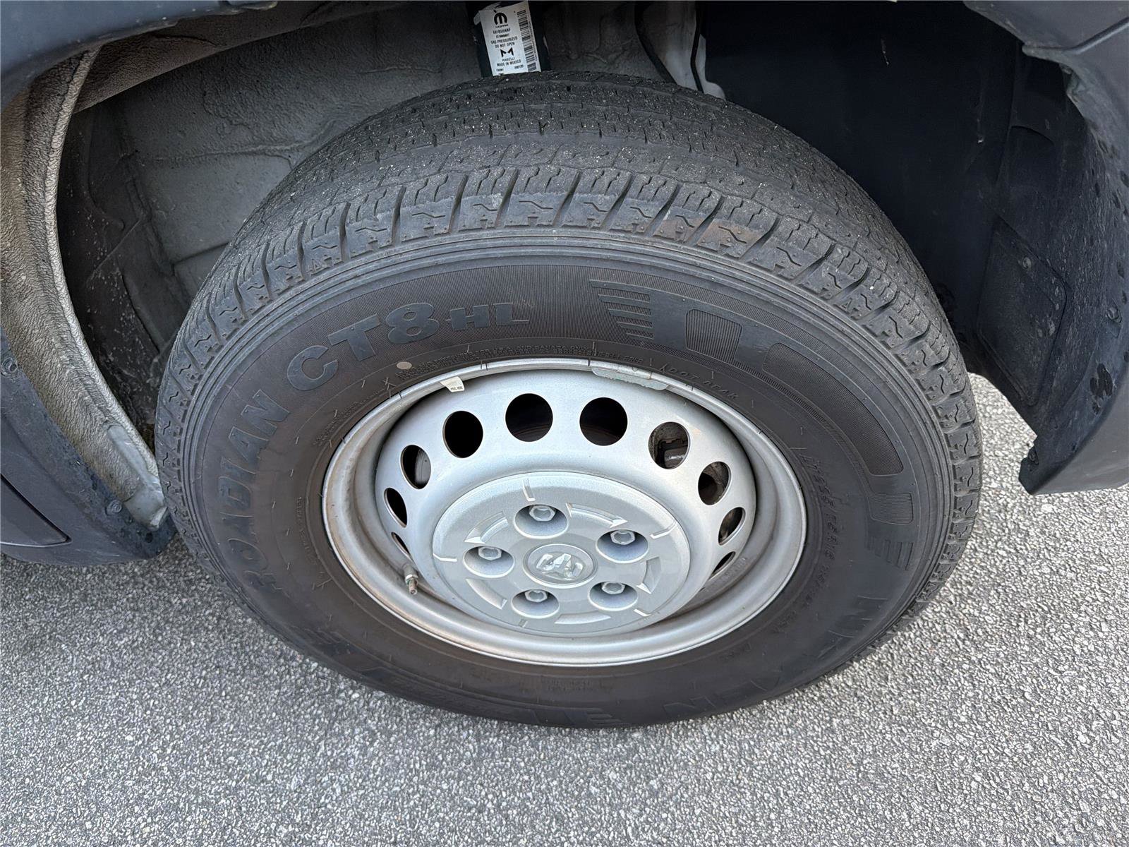 Used 2025 RAM ProMaster 2500 w/ Convenience Group image 8