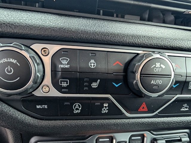 Used 2024 Jeep Wrangler Willys image 4