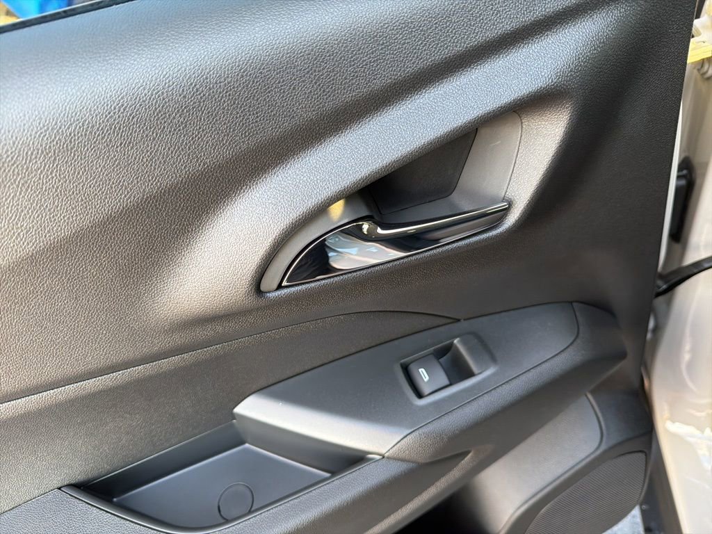 New 2026 Chevrolet Trax ACTIV w/ Sunroof Package image 32