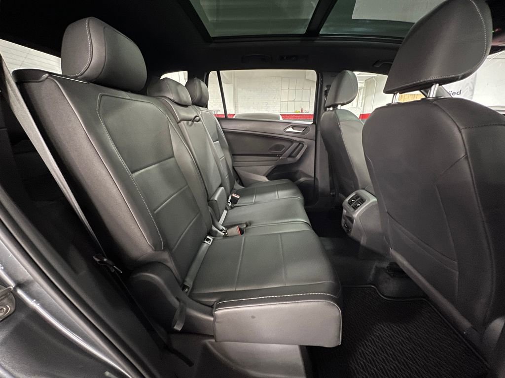 Used 2020 Volkswagen Tiguan SE R-Line w/ 3rd Row Seat Package image 21
