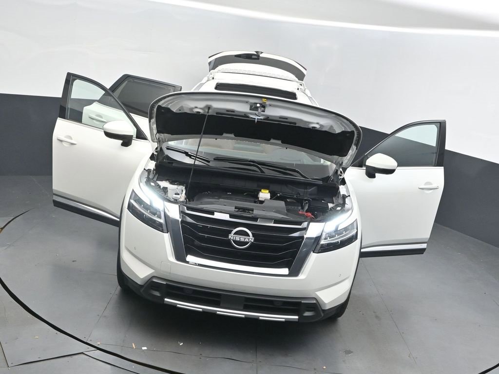 Used 2024 Nissan Pathfinder Platinum w/ Cargo Package image 55