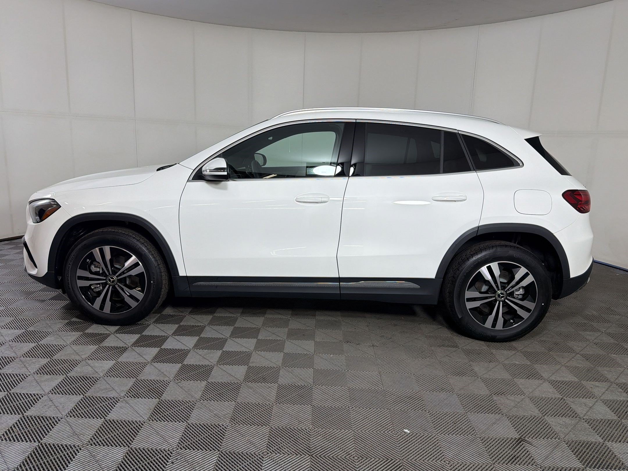 New 2026 Mercedes-Benz GLA 250 4MATIC image 2