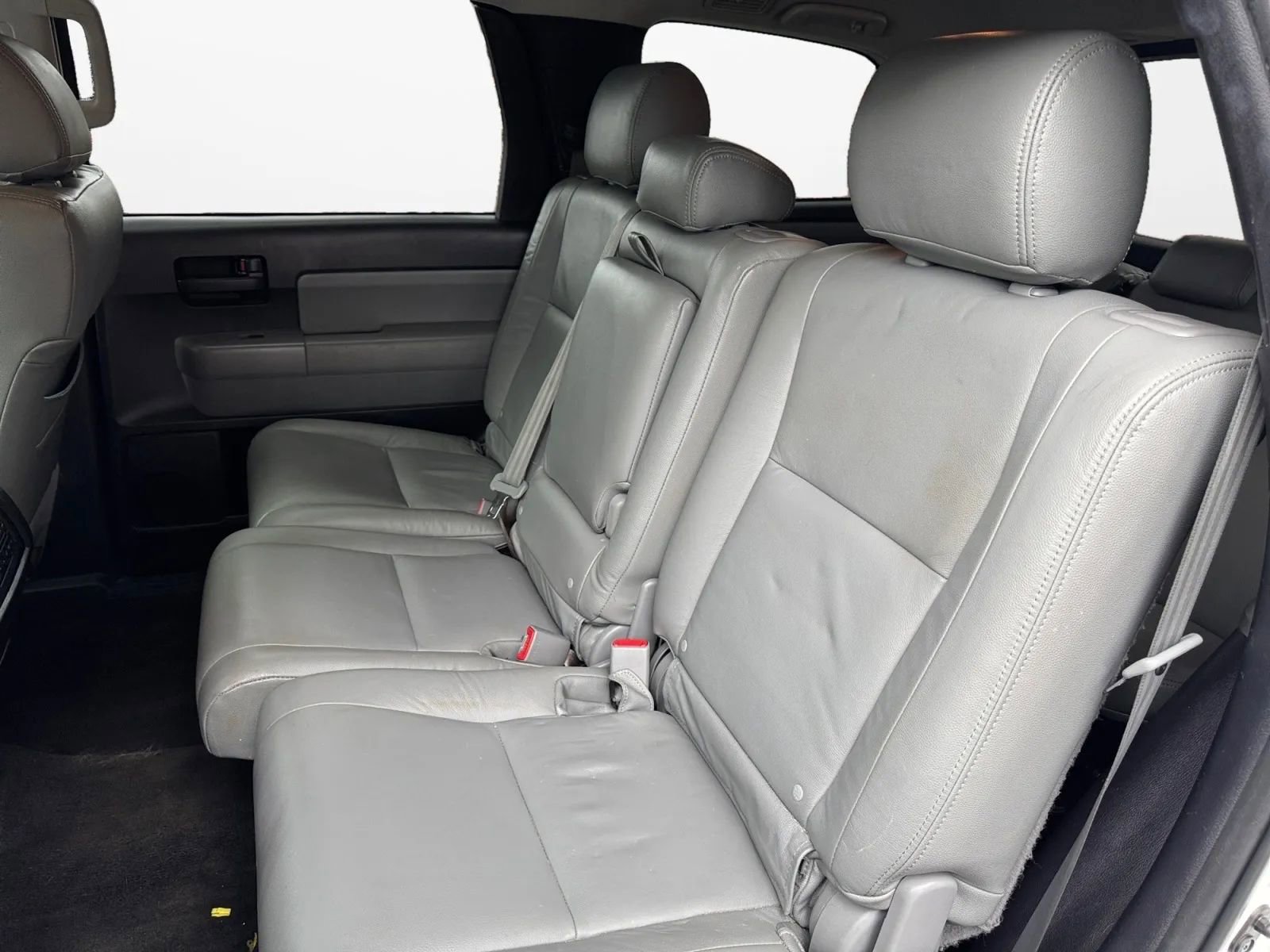 Used 2015 Toyota Sequoia SR5 image 15