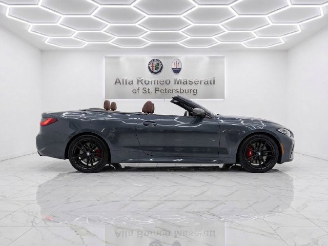Used 2022 BMW M440i Convertible RWD image 3