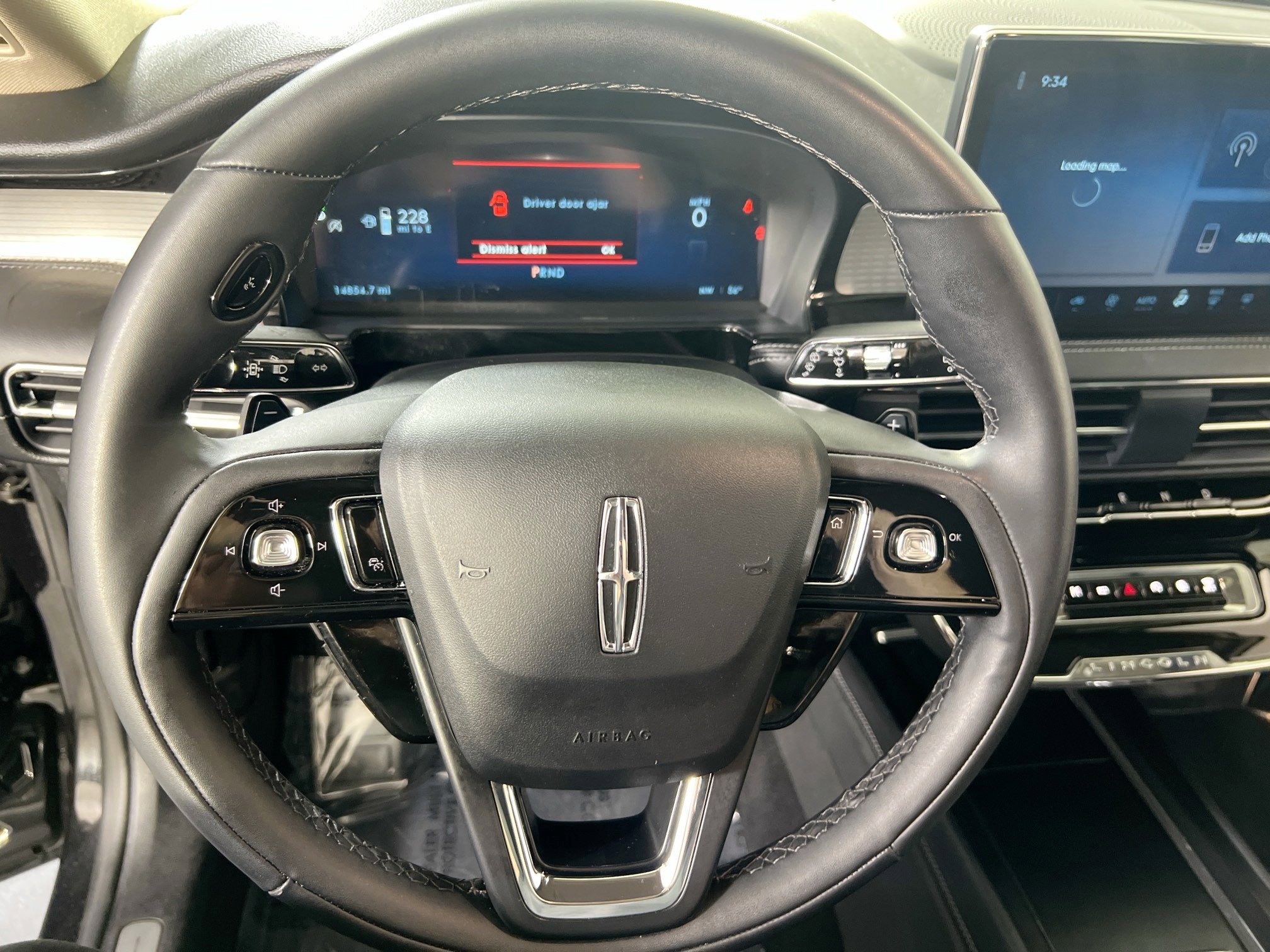 Used 2025 Lincoln Corsair AWD w/ Rear Removable Package Tray image 11