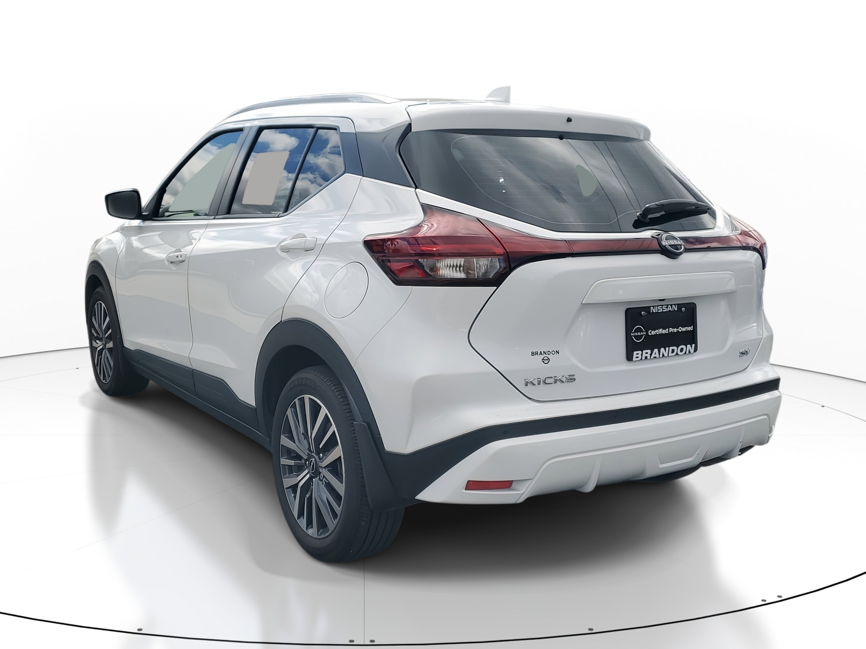 Certified 2024 Nissan Kicks SV image 5