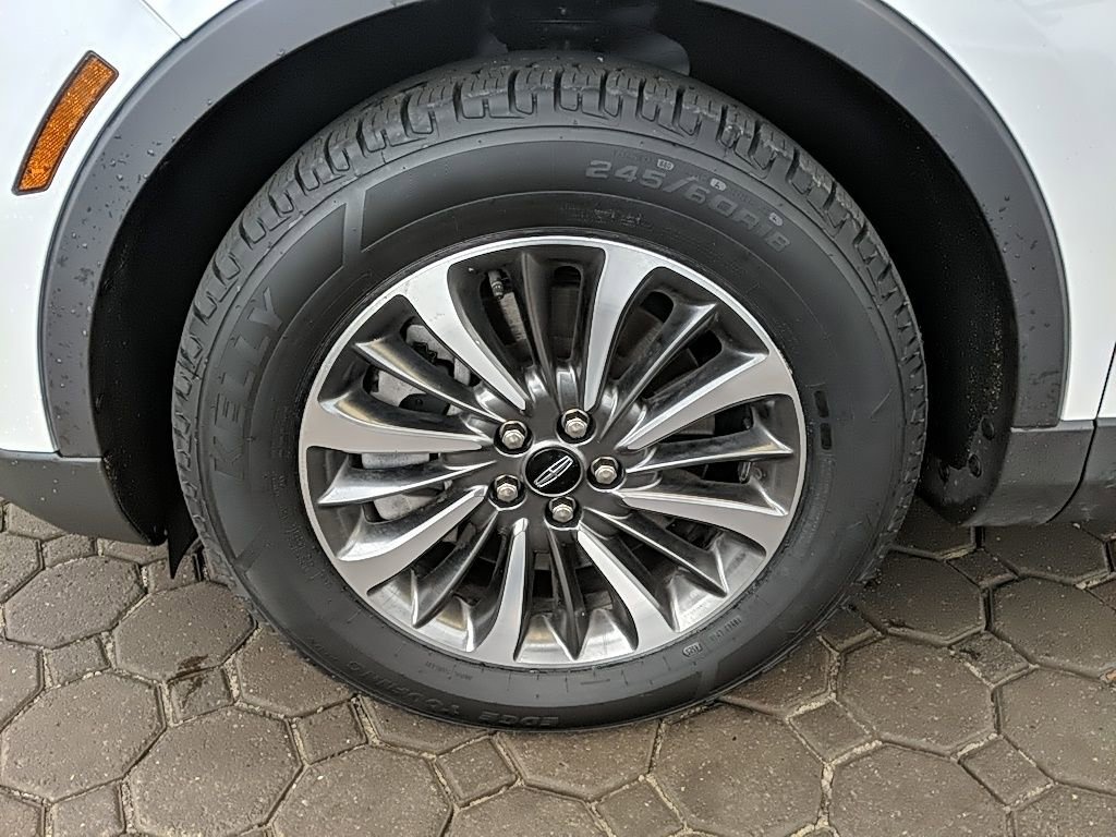 Certified 2023 Lincoln Nautilus AWD w/ Premium Package image 9