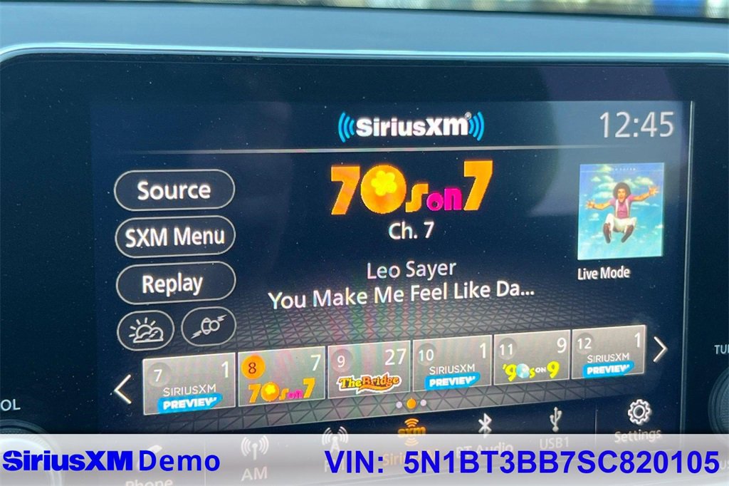 Used 2025 Nissan Rogue SV image 30