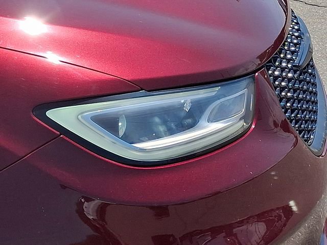 Used 2022 Chrysler Pacifica Touring-L w/ Uconnect Theater Family Group AWD/4WD image 29
