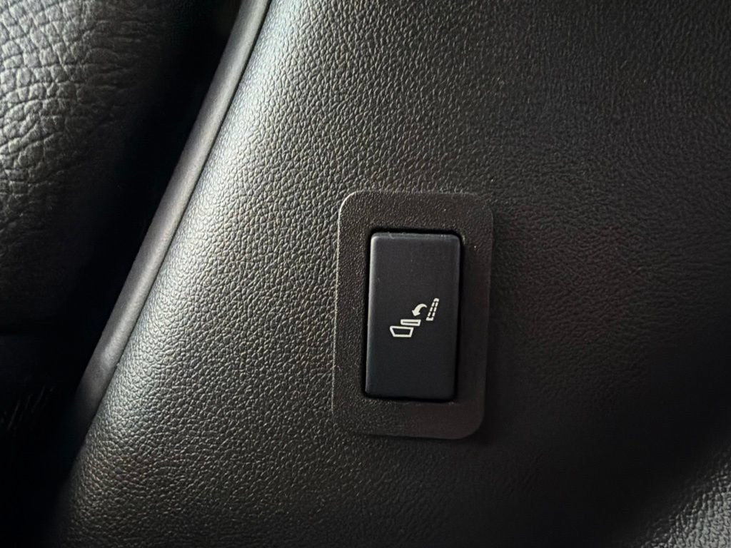 Used 2023 GMC Yukon Denali AWD/4WD image 44
