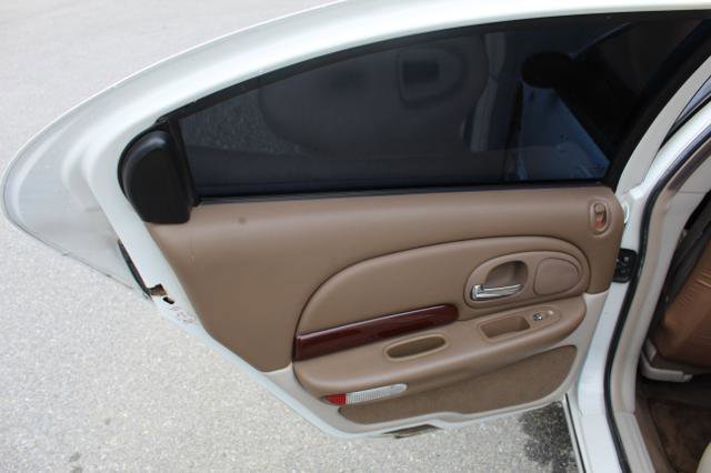 Used 2000 Chrysler 300M image 11