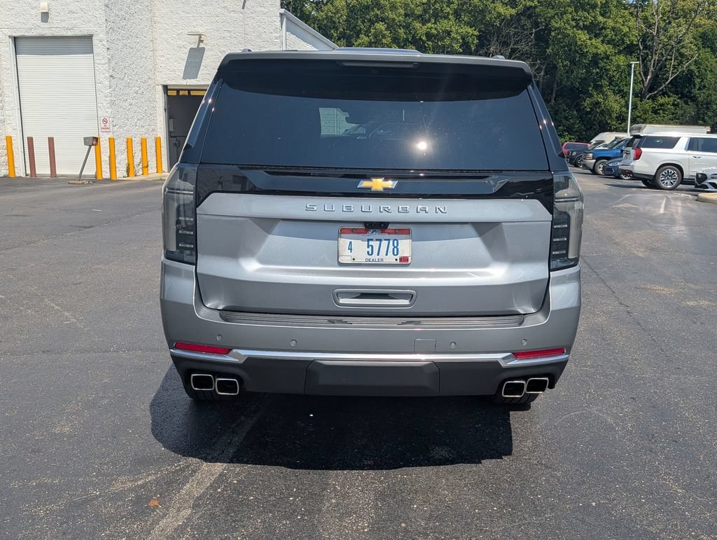 Used 2025 Chevrolet Suburban High Country AWD/4WD image 6