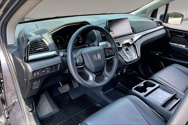 Certified 2025 Honda Odyssey Touring image 17