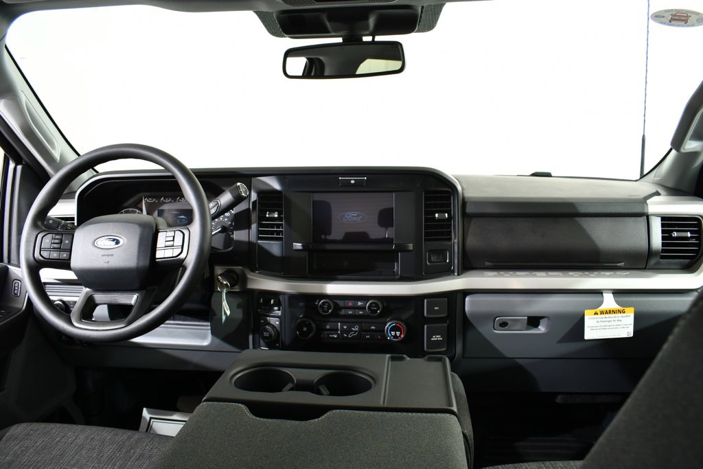 New 2026 Ford F550 4x4 Crew Cab w/ XLT Value Package image 7