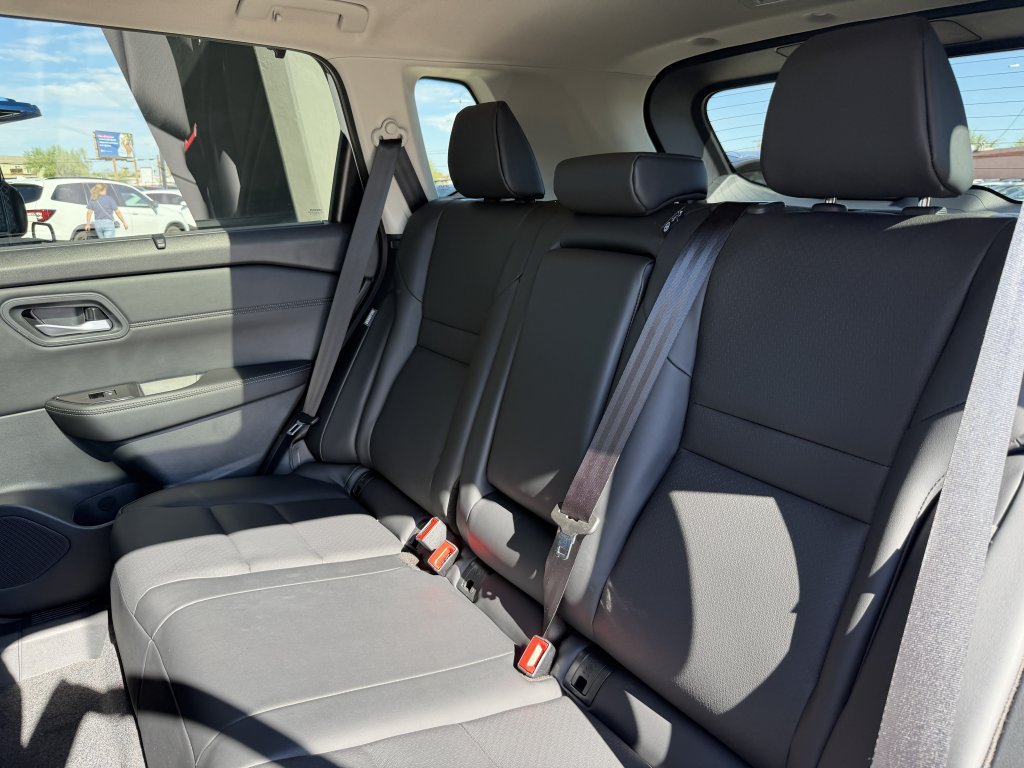 Used 2026 Nissan Rogue SV FWD image 34