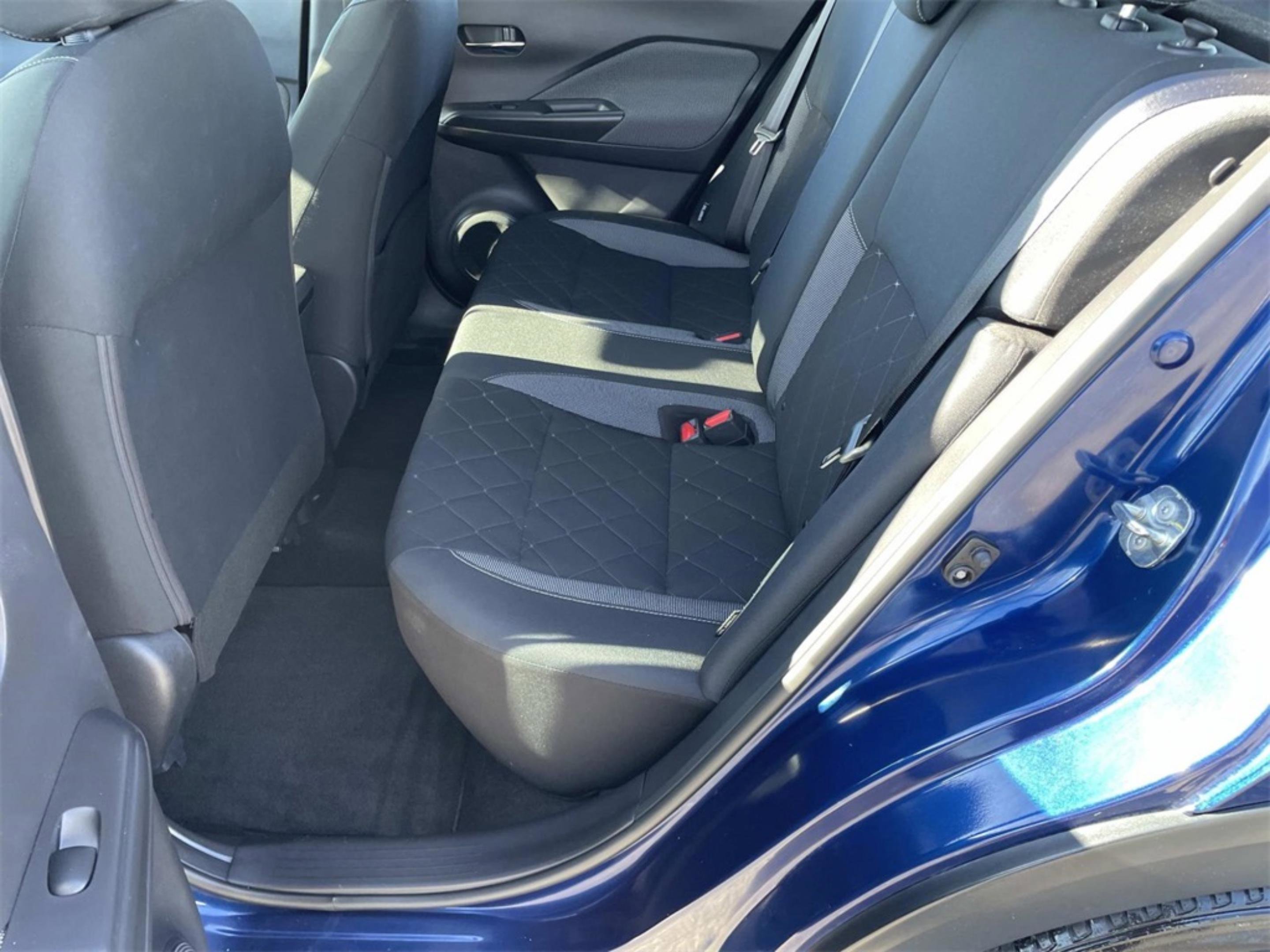 Used 2020 Nissan Kicks SV image 10