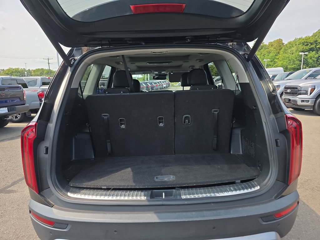 Used 2020 Kia Telluride SX w/ Towing Package FWD image 15