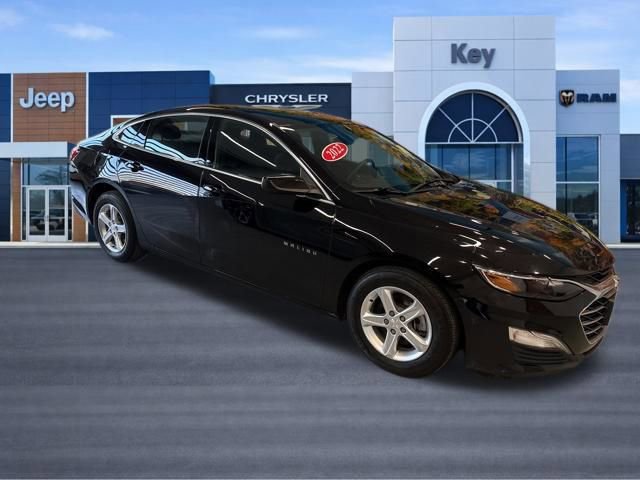 Used 2022 Chevrolet Malibu LS w/ Driver Confidence Package II image 9