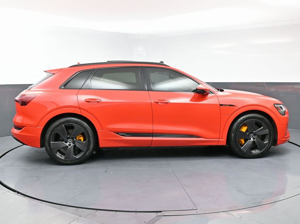 Used 2022 Audi e-tron Premium Plus w/ Premium Plus Package image 8