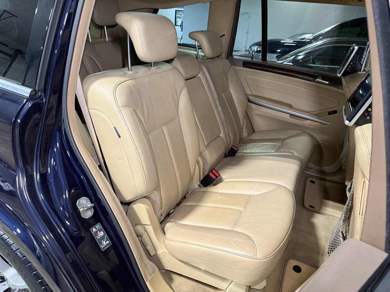 Used 2010 Mercedes-Benz GL 550 4MATIC image 27