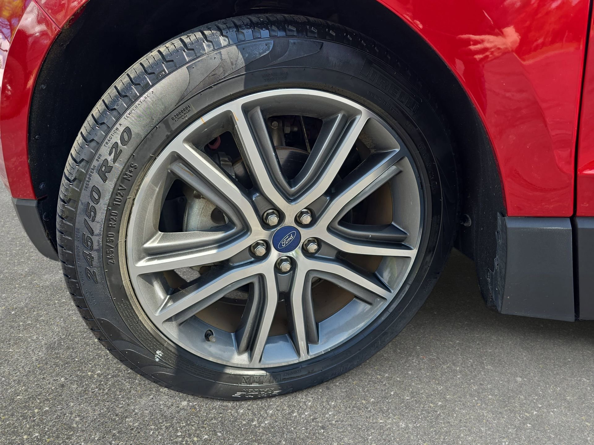 Used 2020 Ford Edge Titanium FWD image 31