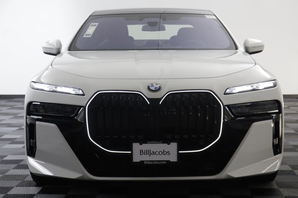 Certified 2025 BMW 760i xDrive w/ Executive Package AWD/4WD image 23