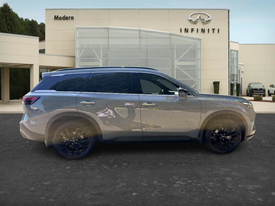 Certified 2025 INFINITI QX60 Luxe w/ Black Edition AWD/4WD image 4