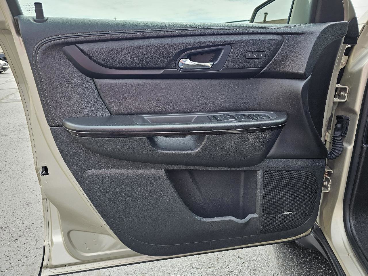 Used 2015 Chevrolet Traverse LTZ AWD/4WD image 6