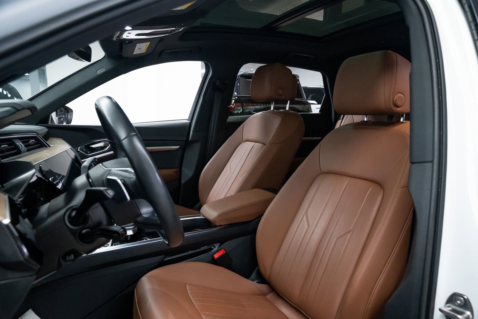 Used 2024 Audi Q8 e-tron Premium image 16