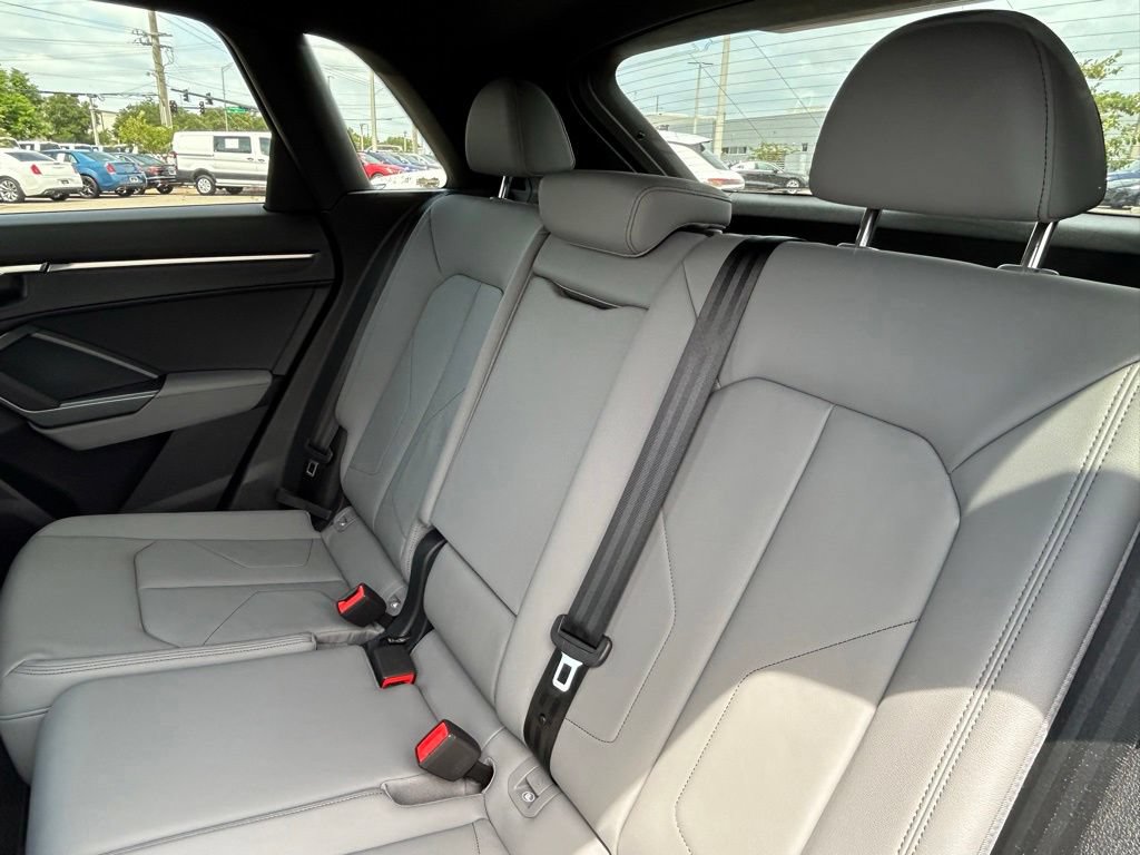Used 2025 Audi Q3 2.0T Premium w/ Convenience Package AWD/4WD image 63