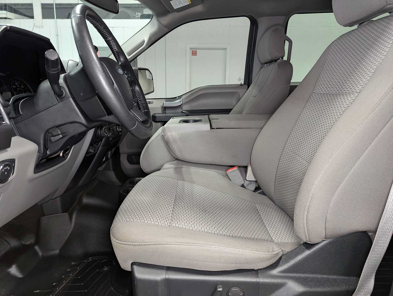 Used 2019 Ford F150 XLT w/ Equipment Group 302A Luxury AWD/4WD image 4