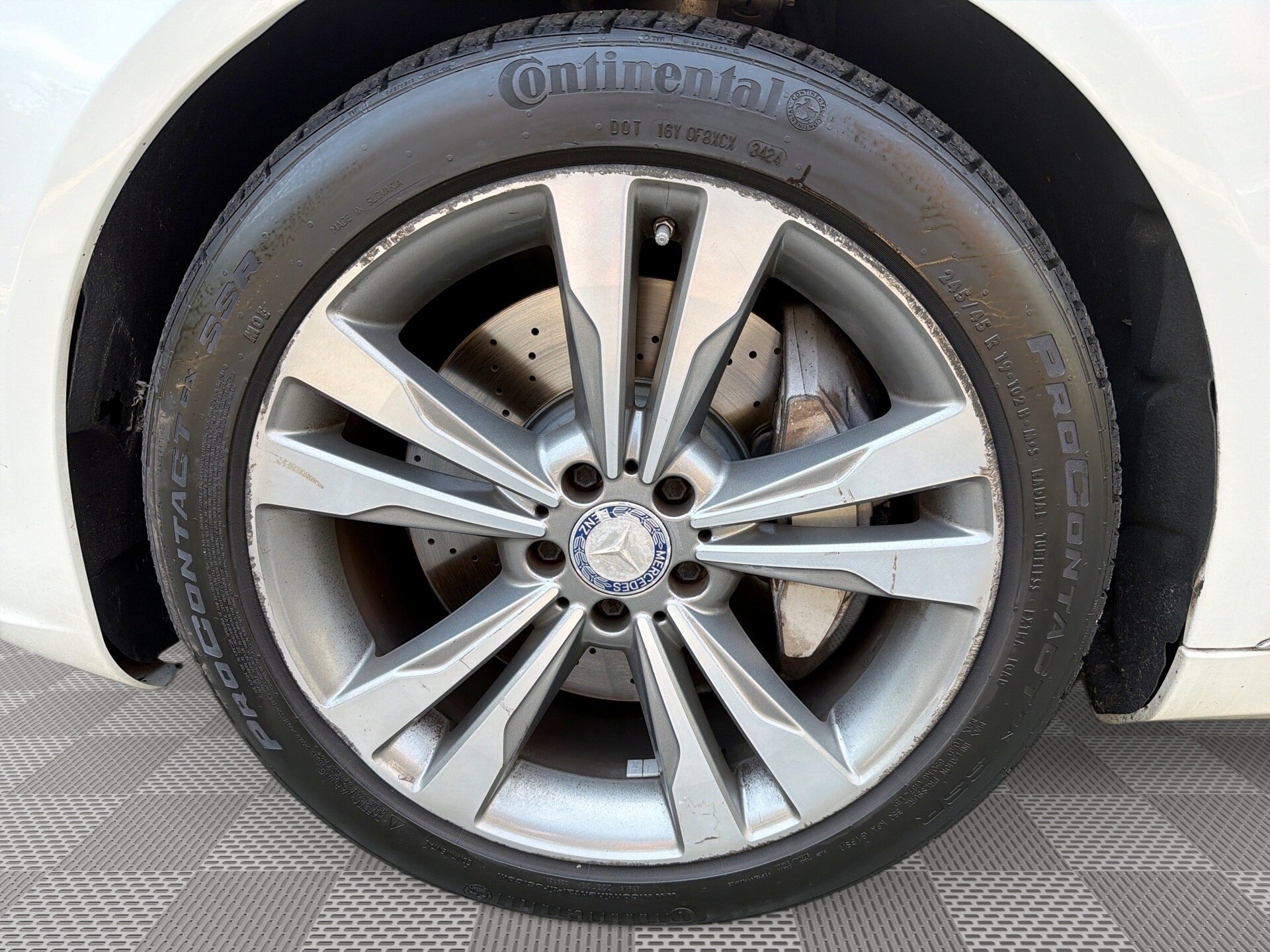 Used 2017 Mercedes-Benz S 550 4MATIC Sedan w/ Premium Package image 19