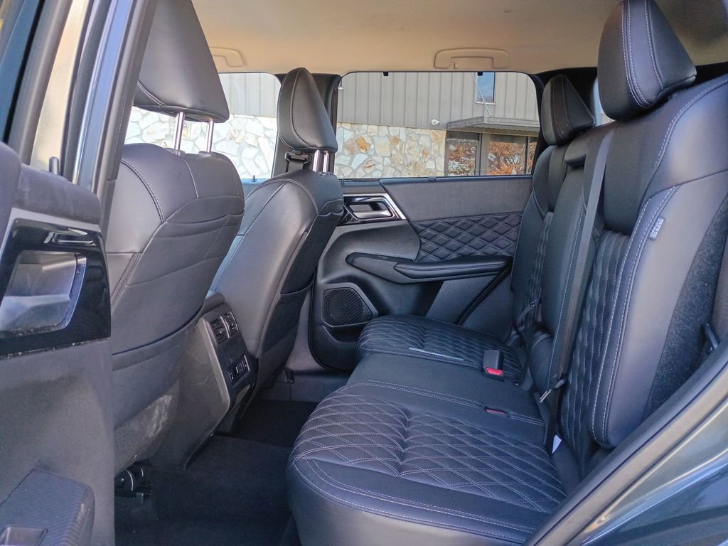 Used 2024 Mitsubishi Outlander SEL image 18