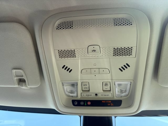Certified 2024 Cadillac XT5 Premium Luxury w/ LPO, Floor Liner Package AWD/4WD image 23