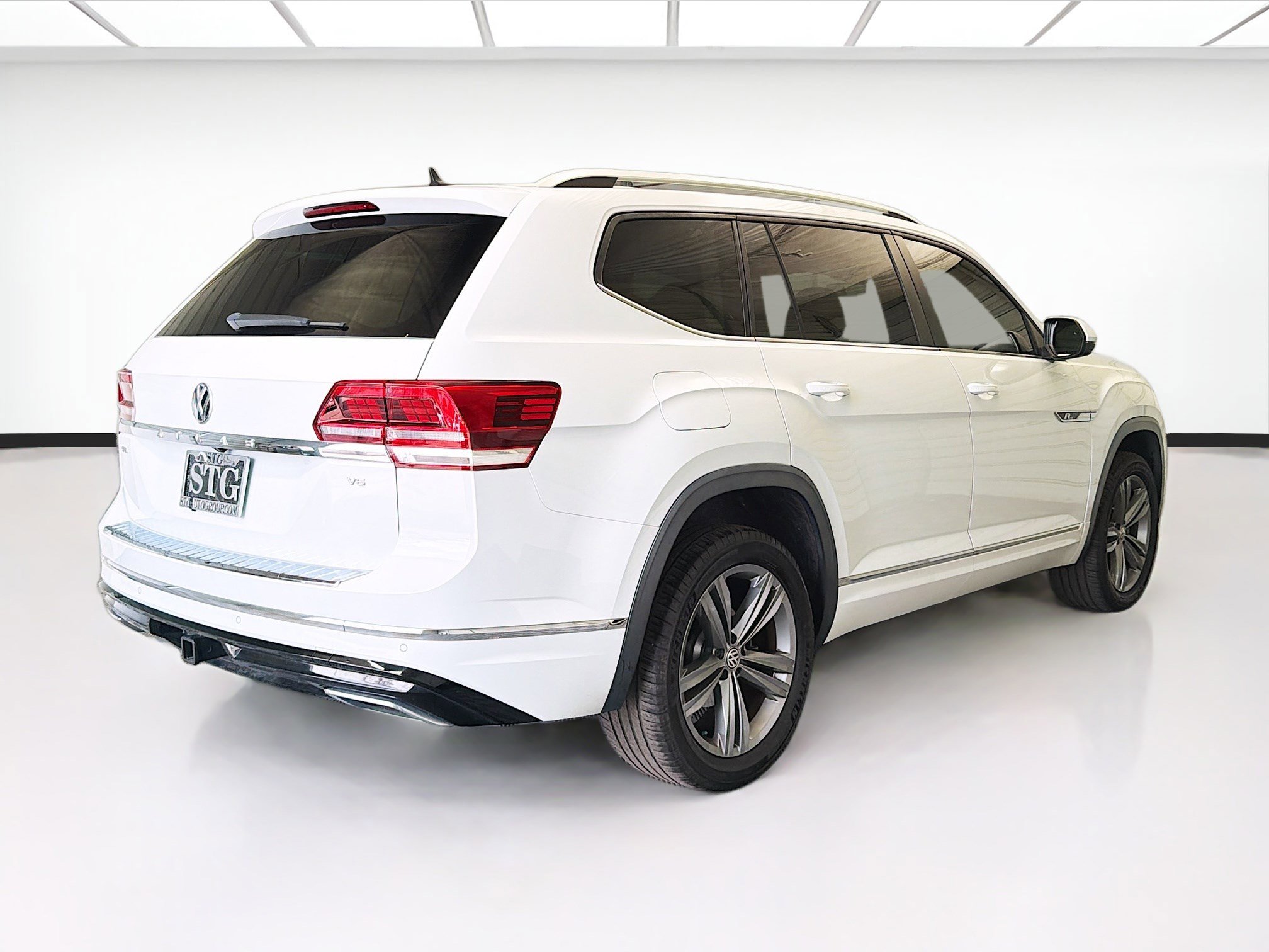 Used 2019 Volkswagen Atlas SEL R-Line FWD image 4