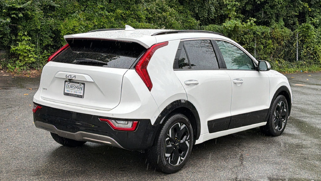 Certified 2024 Kia Niro Wave w/ Wave Preserve Package FWD image 4