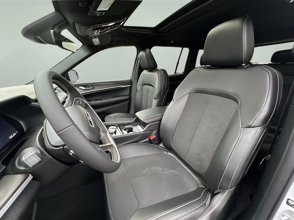 New 2026 Jeep Grand Cherokee Altitude AWD/4WD image 23