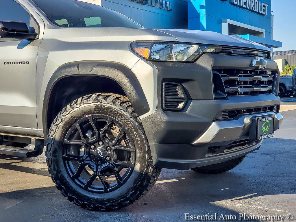 Certified 2024 Chevrolet Colorado Trail Boss w/ LPO, Dark Essentials Package AWD/4WD image 3