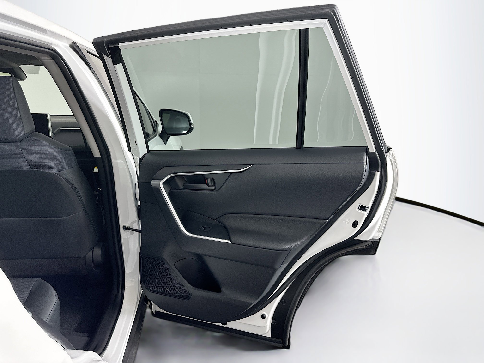 Used 2025 Toyota RAV4 LE image 30