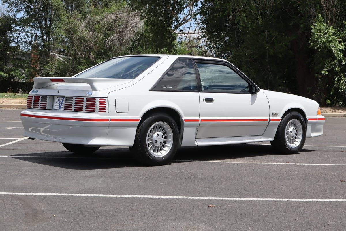 Used 1988 Ford Mustang GT RWD image 5