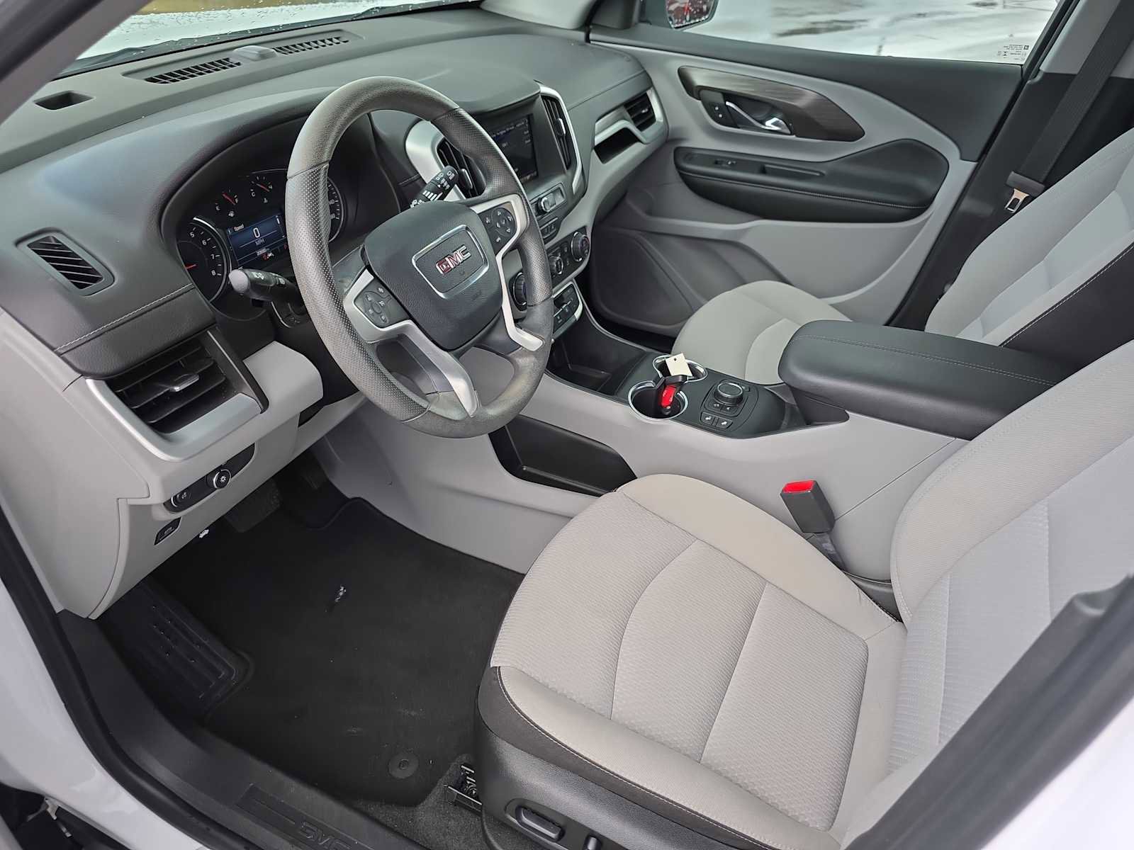 Used 2023 GMC Terrain SLE w/ Driver Convenience Package image 9
