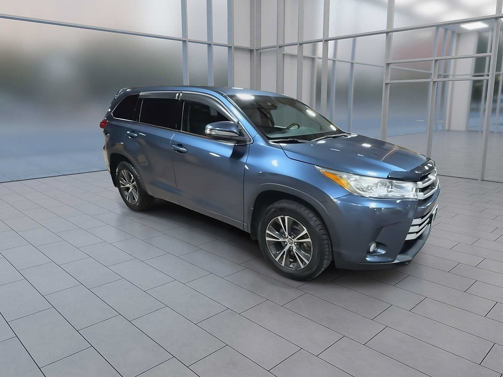 Certified 2017 Toyota Highlander Plus w/ Carpet Mat Package AWD/4WD image 2